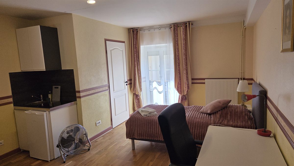 Studio équipé avec kitchenette